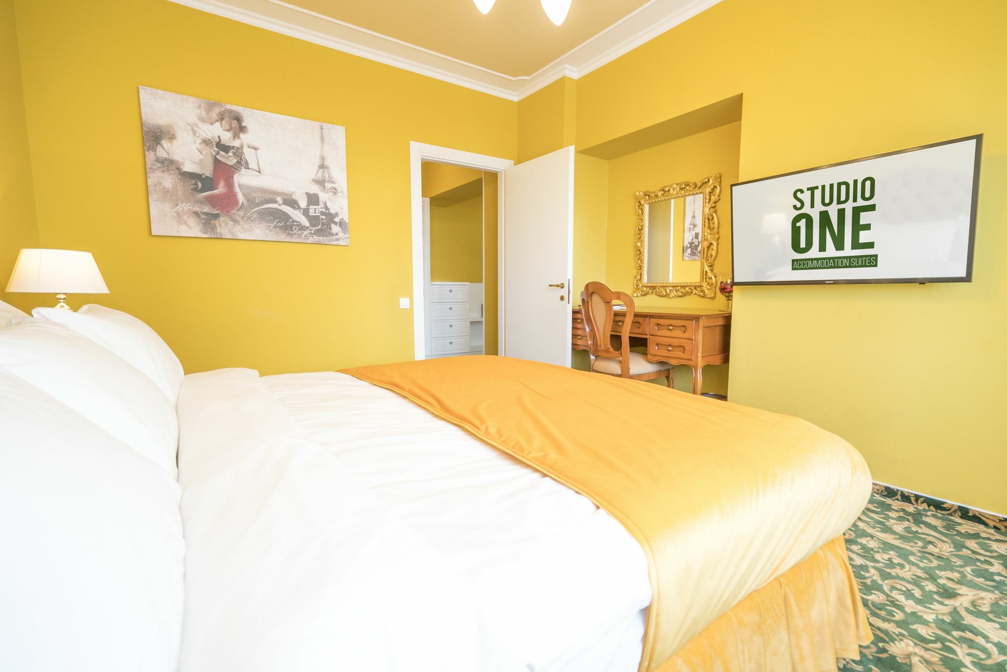 Studio One Accommodation Suites Bucarest Extérieur photo