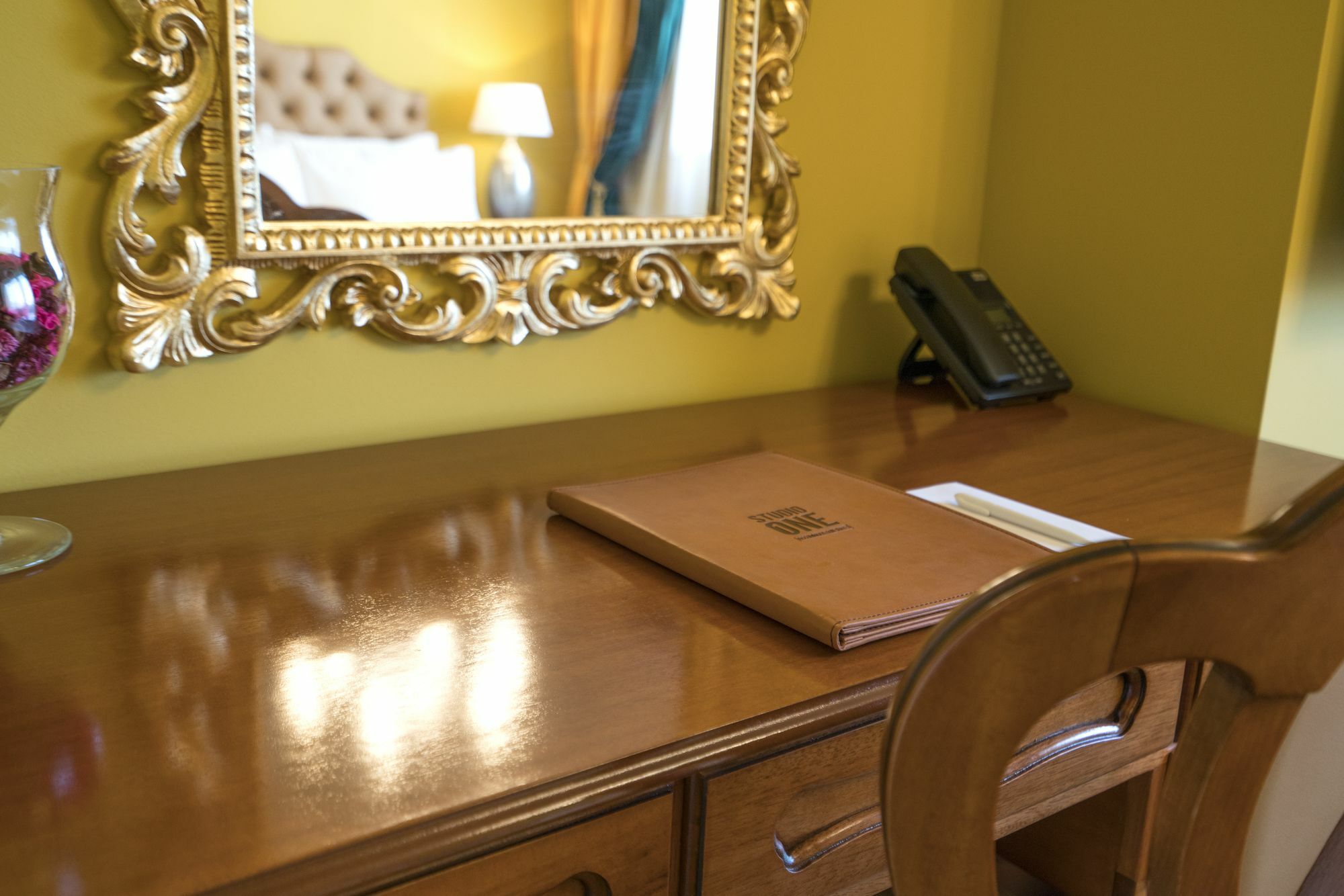 Studio One Accommodation Suites Bucarest Extérieur photo